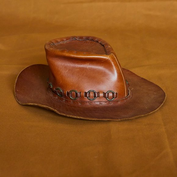 Vintage handmade Leather hat - Picture 4 of 6